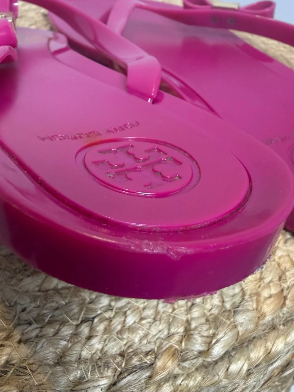 Tory Burch Women’s Bright Fuchsia Bow Jelly Thong Sandals